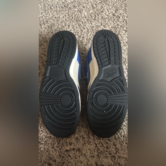 Size 10.5 Jackie Robinson dunks